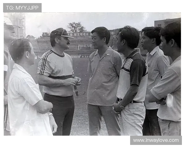 施拉普纳：要让中国足球走向辉煌需重视技术与精神而非金钱利益